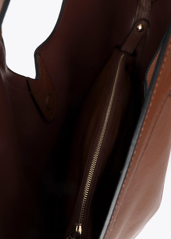 Lola Casademunt Hobo Bag mit Nietenriemen, Camel