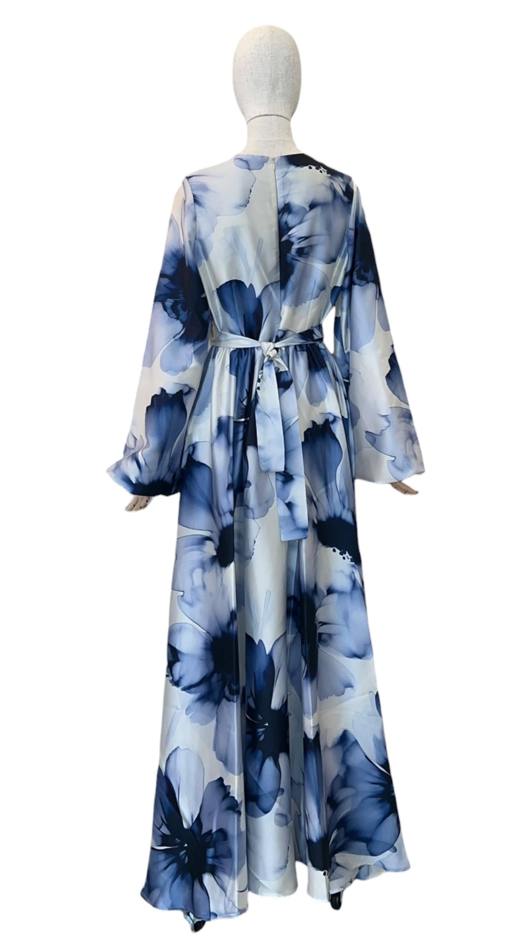 Giovanna Nicolai Maxidress mit Tulpenärmel und Bindegürtel Blau N117
