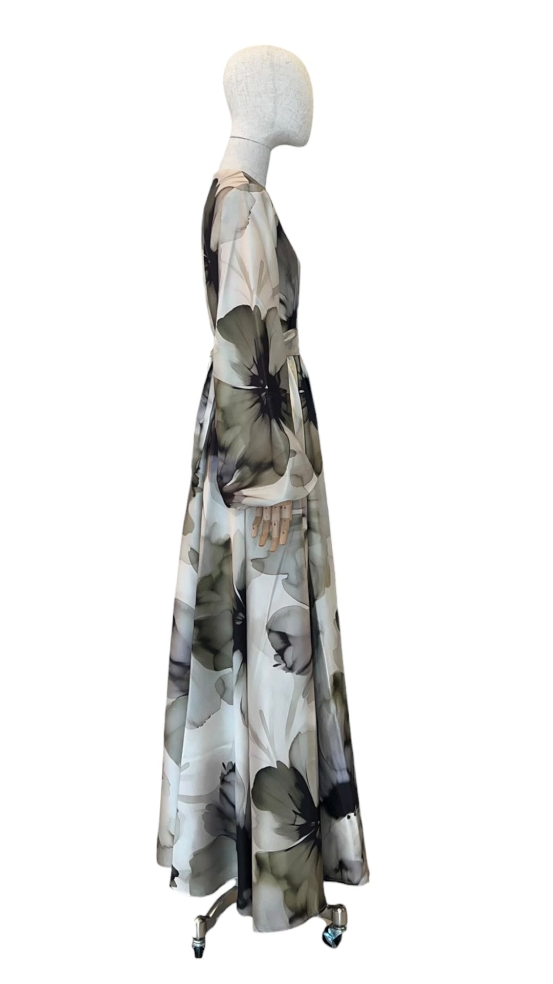 Giovanna Nicolai Maxidress mit Tulpenärmel und Bindegürtel Grün N117
