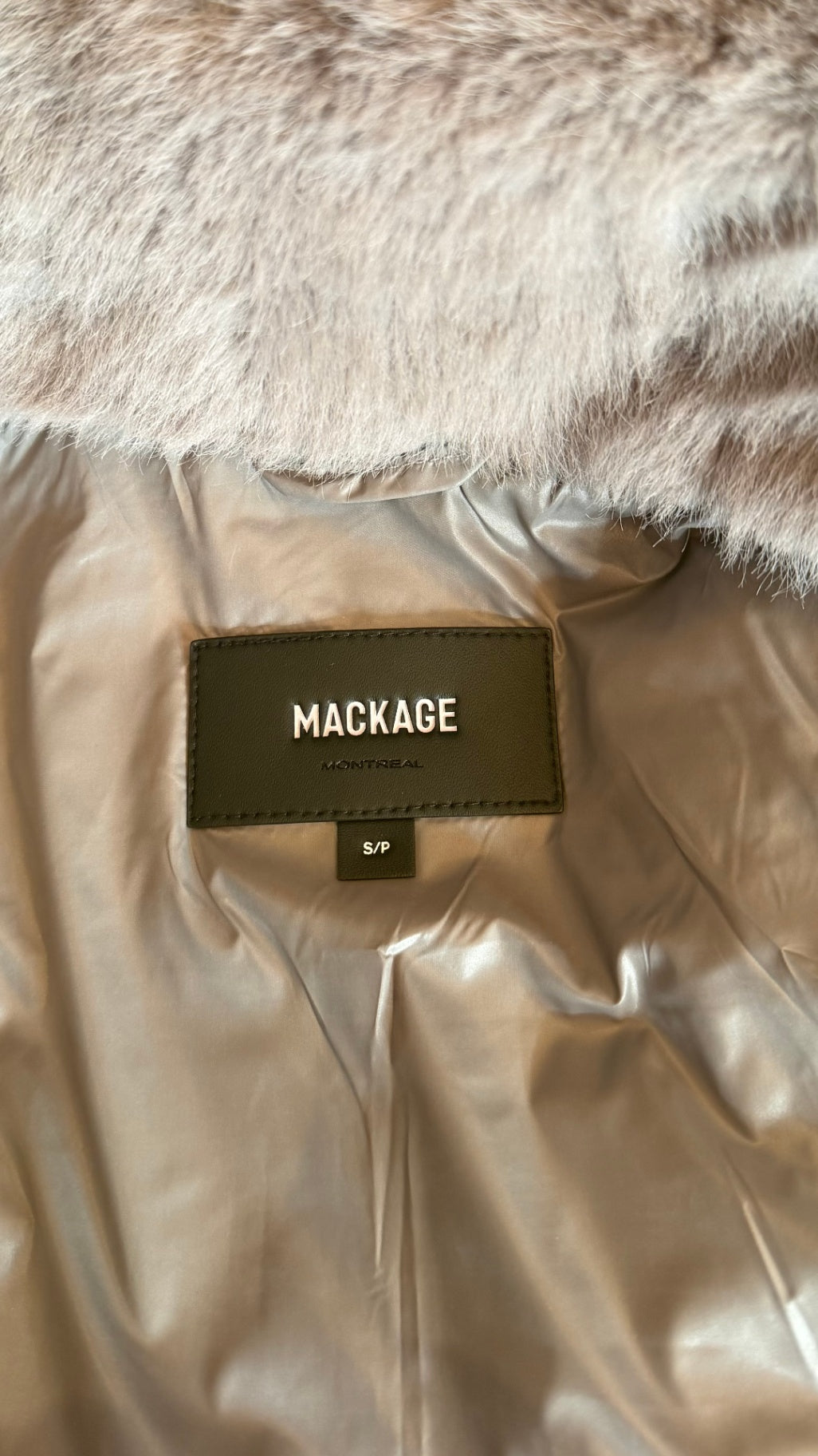 Pre-Loved Mackage Gilet GINNY Faux Fur Taupe