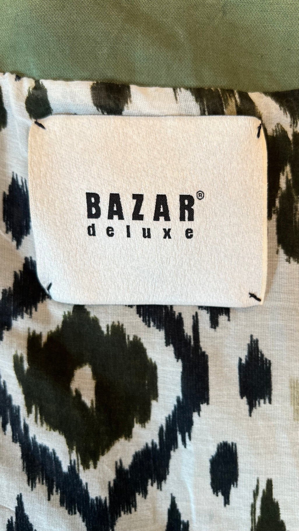 Pre-Loved Bazar Deluxe Mantel mit Stickereien