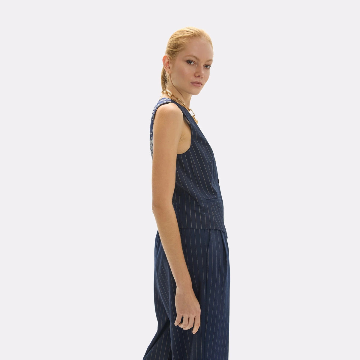 Lola Casademunt Weste mit Nadelstreifen und Lurex Blau