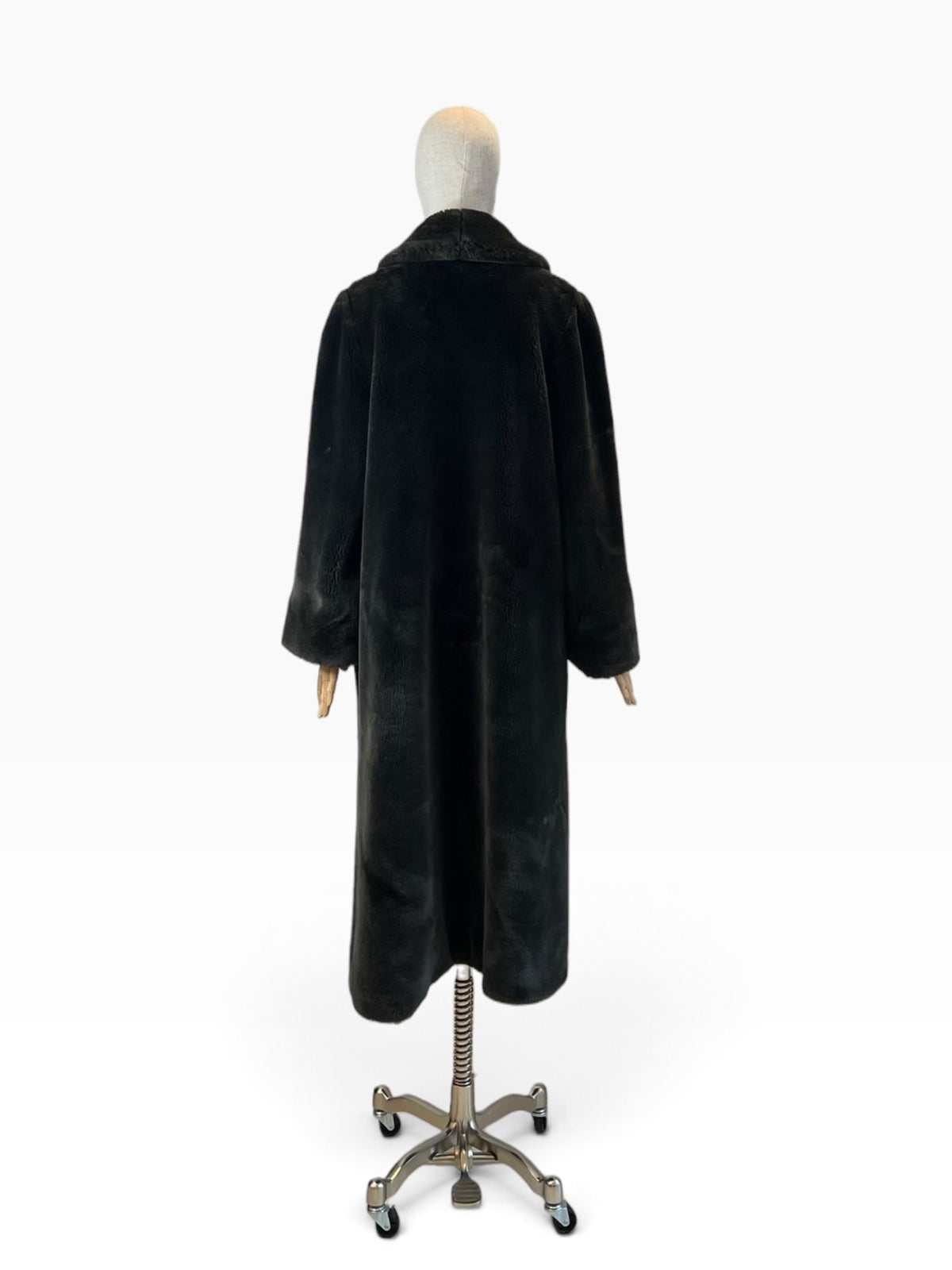 Pre-Loved Riani Mantel aus Kunstfell mit Schalkragen