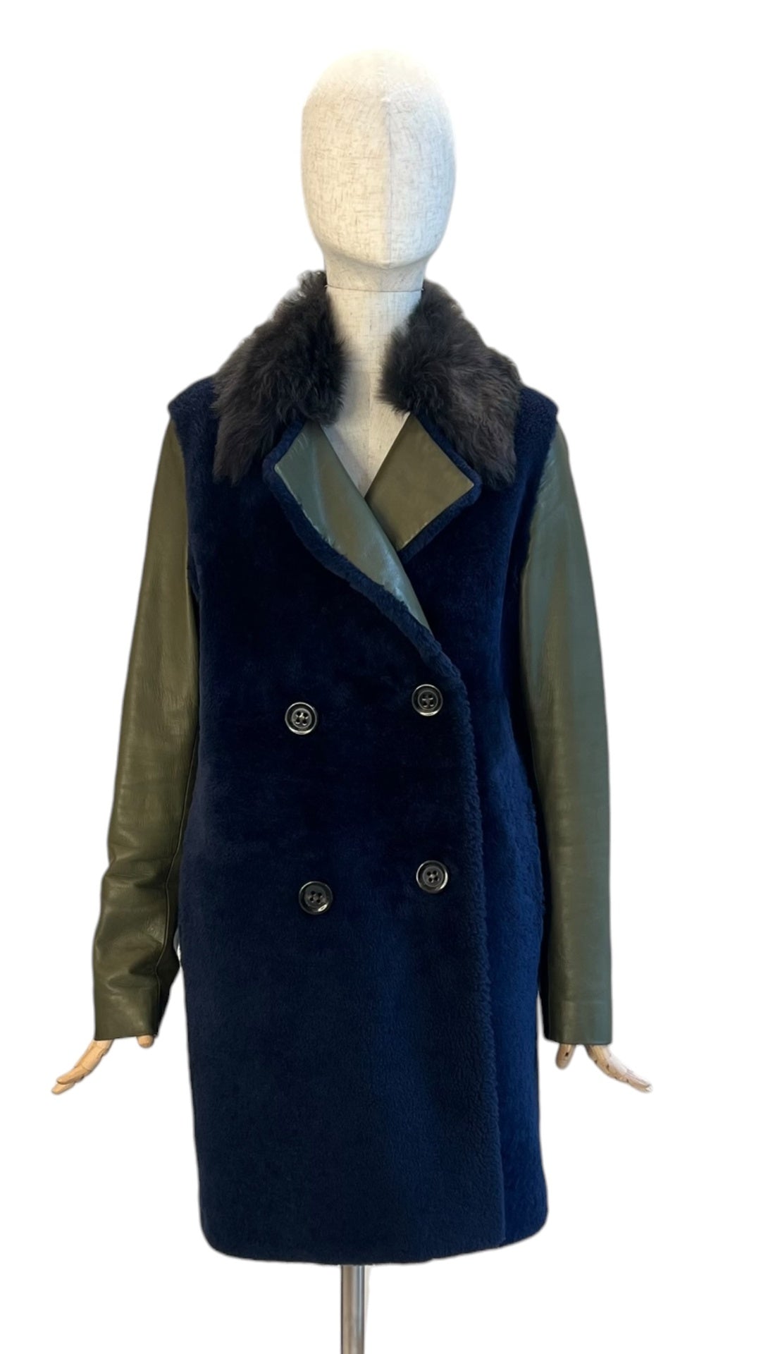 Pre-Loved Aigner Lammfellmantel mit Lederärmeln und Lammfellkragen